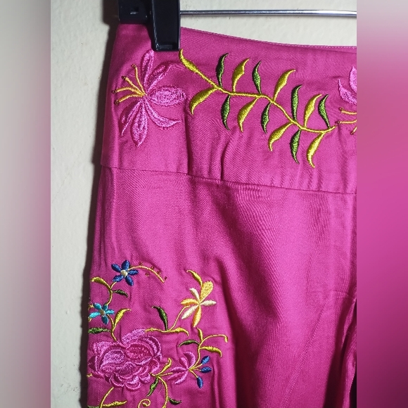 New Que Pants Crop Capri Boho Embroidered Pink - Picture 4 of 16